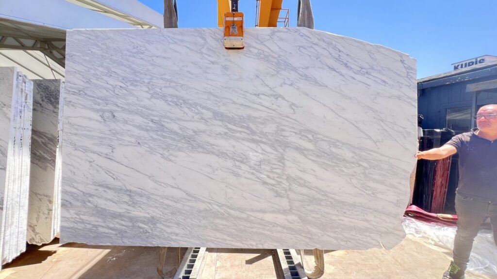 Calacatta Miele doğal taş plaka