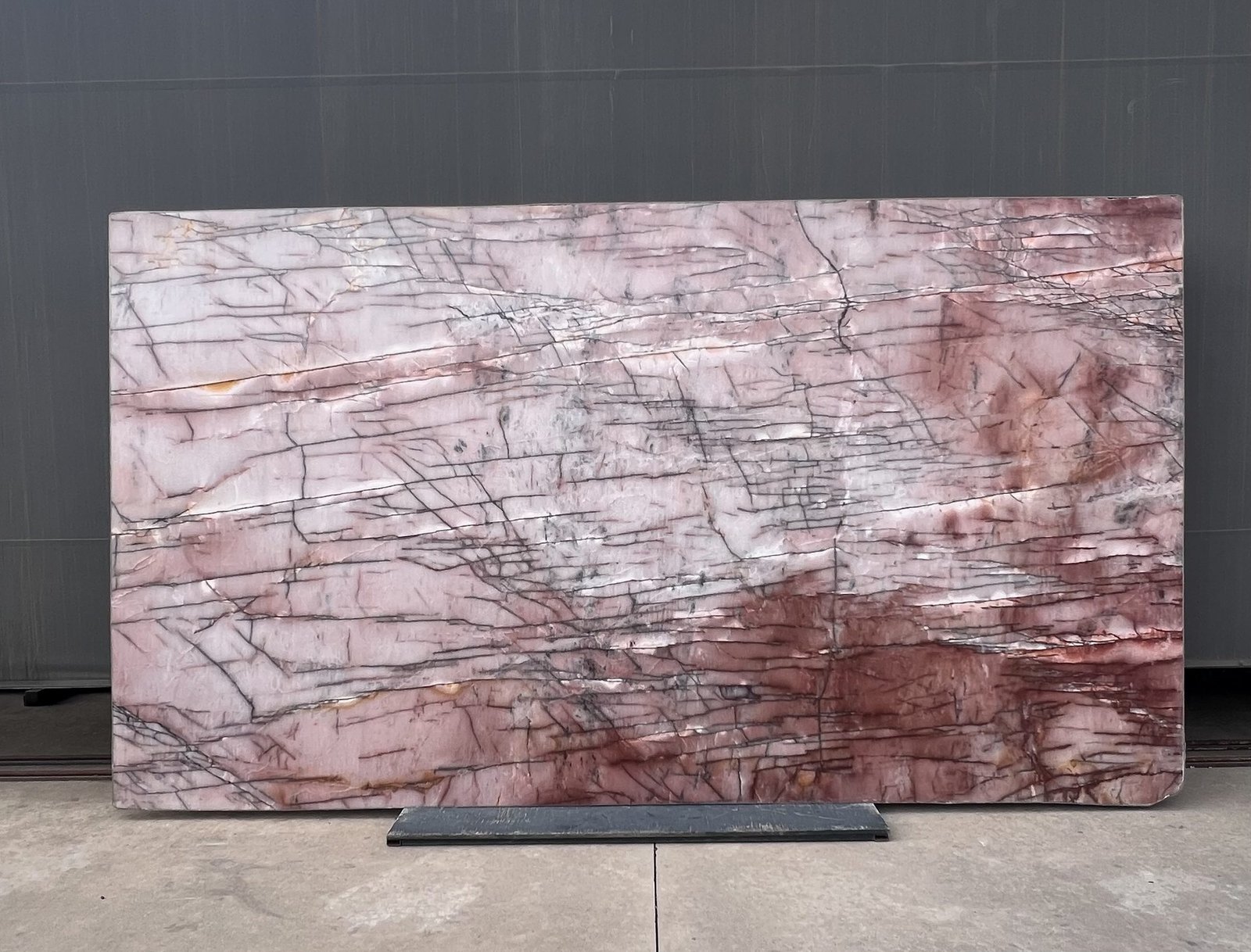 Cosmopolitan Onyx